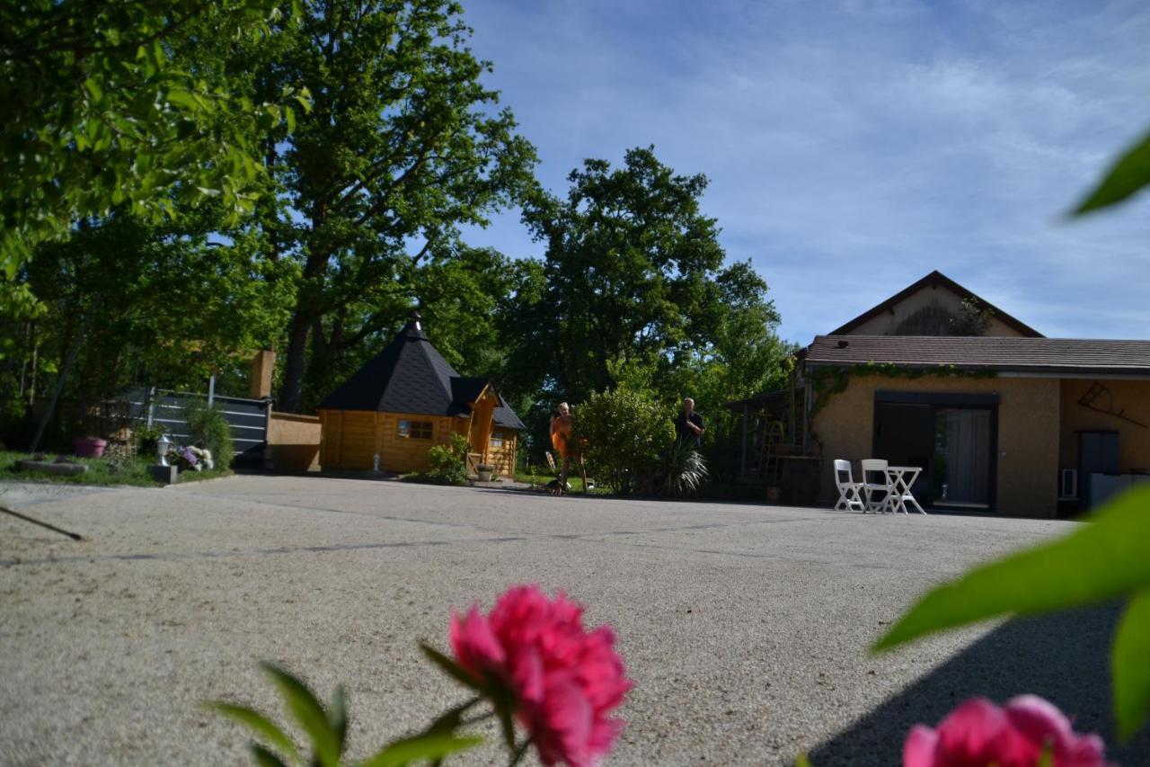 Bed and Breakfast Alaguyauder Le Kota Chatillon-sur-Broue Esterno foto